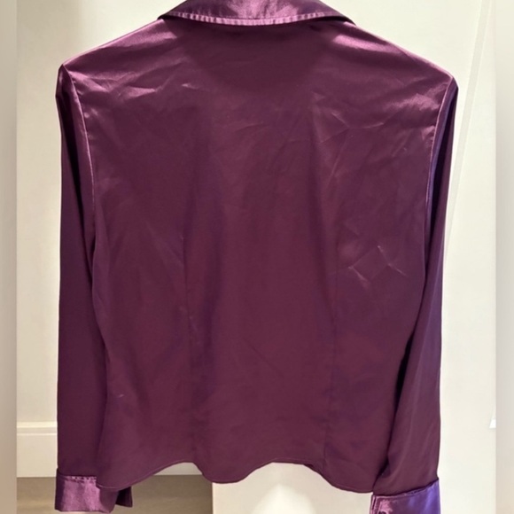 3 Reitmans Blouses - Picture 3 of 8